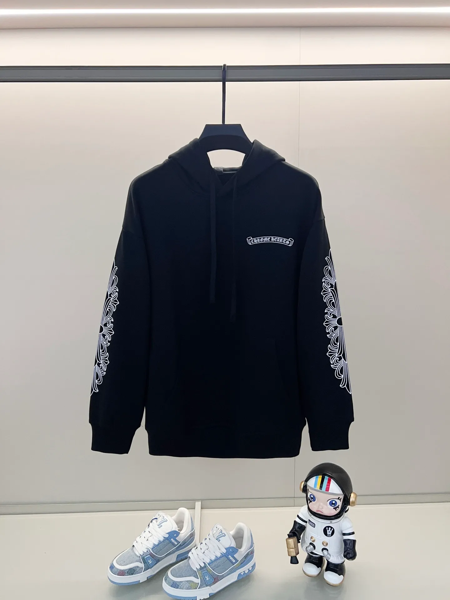 P260 chrome hearts/Chrome Hearts 420g pure cotton hooded sweatshirt, classic Sanskrit hand sleeves printed front and back cross ✝️LOGO logo, official synchronization, 1:1 original mold opening, fashion personality, versatile trend, pure original quality, original washed fabric, tag, collar label, washed wheat, three complete labels, color: black, white. Size: XS-L